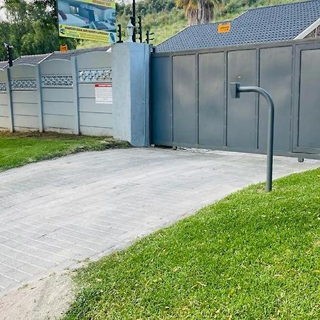 Host Hub Guest House Κέμπτον Παρκ Εξωτερικό φωτογραφία