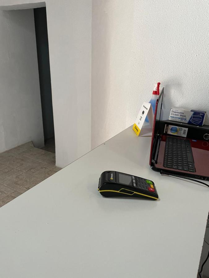 Host Hub Guest House Κέμπτον Παρκ Εξωτερικό φωτογραφία