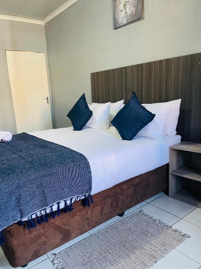 Host Hub Guest House Κέμπτον Παρκ Εξωτερικό φωτογραφία