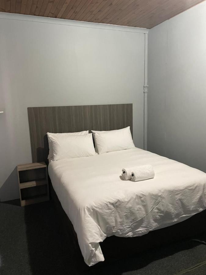 Host Hub Guest House Κέμπτον Παρκ Εξωτερικό φωτογραφία