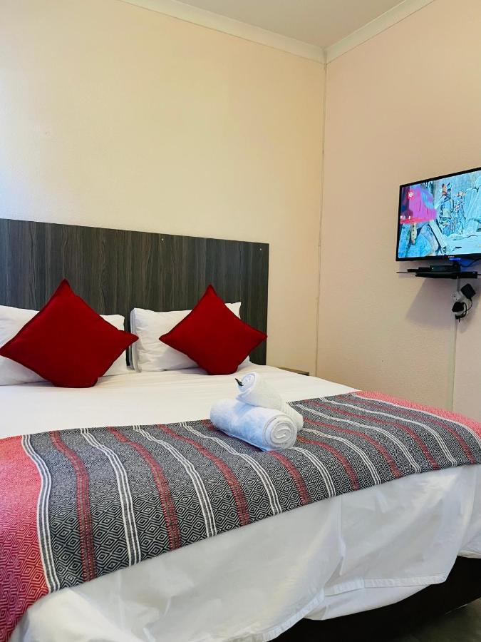 Host Hub Guest House Κέμπτον Παρκ Εξωτερικό φωτογραφία