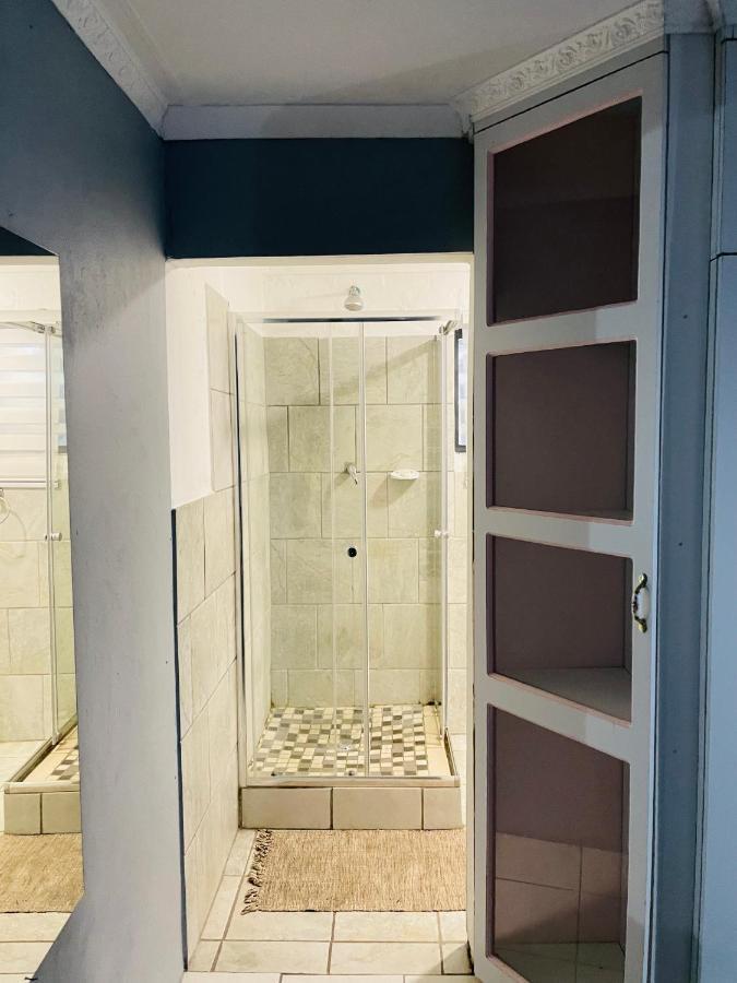 Host Hub Guest House Κέμπτον Παρκ Εξωτερικό φωτογραφία