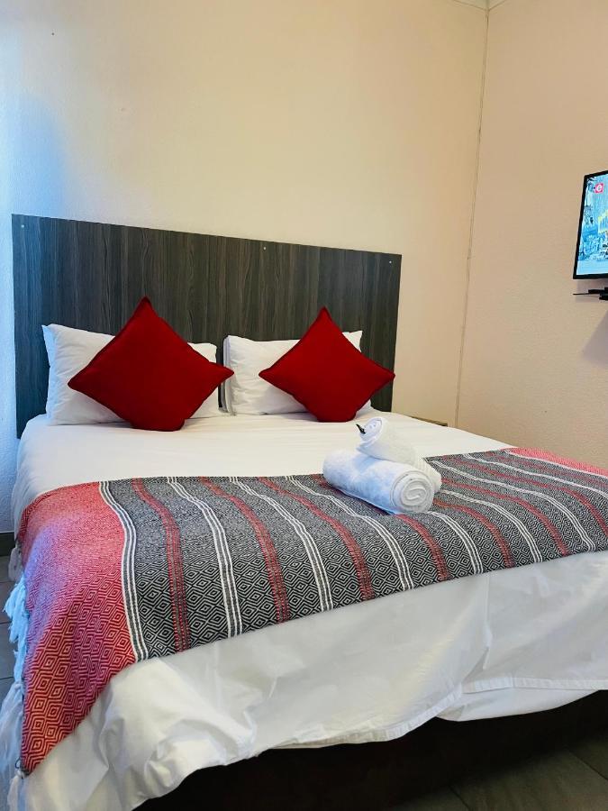 Host Hub Guest House Κέμπτον Παρκ Εξωτερικό φωτογραφία