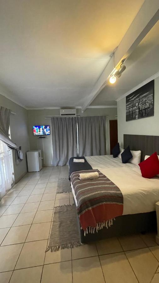 Host Hub Guest House Κέμπτον Παρκ Εξωτερικό φωτογραφία